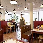 Ibis Hotel *