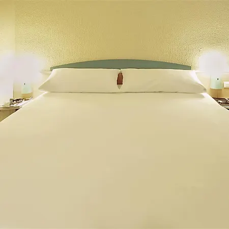Ibis Irún Hotel *