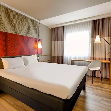Ibis Irún Hotel *